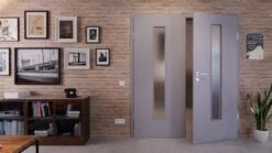 HÖRMANN Doppelflügeltür Staubgrau RAL 7037 Duradecor ProLine Mit Lichtausschnitt LA 24 Mit Zarge 9 HÖRMANN Doppelflügeltür Staubgrau RAL 7037 Duradecor ProLine Mit Lichtausschnitt LA 24 Mit Zarge -Türen Verkauf 2.2 fluegeltueren baseline duradecor glatt la 24 staubgrau 208817 stilwelt front