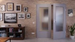 HÖRMANN Doppelflügeltür Staubgrau RAL 7037 Duradecor ProLine Mit Lichtausschnitt LA-DIN Mit Zarge -Türen Verkauf 2.2 fluegeltueren baseline duradecor glatt la din staubgrau 208804 stilwelt front