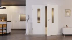 HÖRMANN Doppelflügeltür Gebürstetes Weiß Duradecor ProLine Mit Lichtausschnitt LA 4 Mittig Mit Zarge -Türen Verkauf 2.2 fluegeltueren baseline la 4 m gebuerstetes weiss 214759 stilwelt front 1