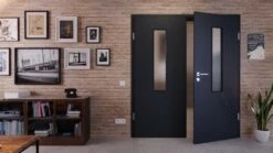 HÖRMANN Doppelflügeltür Anthrazit RAL 7016 Lack ProLine Mit Lichtausschnitt LA-4 Mittig Mit Zarge -Türen Verkauf 2.2 fluegeltueren baseline la 4 m ral7016 225435 stilwelt front