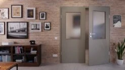 HÖRMANN Doppelflügeltür Staubgrau RAL 7037 Lack ProLine Mit Lichtausschnitt LA-7 Mit Zarge -Türen Verkauf 2.2 fluegeltueren baseline la 7 ral7037 225536 stilwelt front