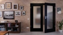 HÖRMANN Doppelflügeltür Schwarz RAL 9005 Lack ProLine Mit Lichtausschnitt LA-8 Mit Zarge -Türen Verkauf 2.2 fluegeltueren baseline la 8 ral9005 221189 stilwelt front