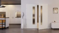 HÖRMANN Doppelflügeltür Verkehrsweiß RAL 9016 Lack ProLine Mit Lichtausschnitt LA 24 Schlossseitig Mit Zarge -Türen Verkauf 2.2 fluegeltueren baseline lack la 24 s ral9016 211804 stilwelt front