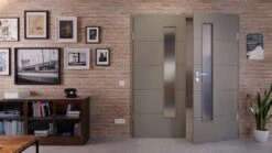 HÖRMANN Doppelflügeltür Groove 15 Staubgrau RAL 7037 Lack DesignLine Mit Lichtausschnitt LA 24 Schlossseitig Mit Zarge -Türen Verkauf 2.2 fluegeltueren groove 15 la 24 s ral7037 226011 stilwelt front