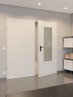 HÖRMANN Innentür-Set Stahl Mehrzwecktür D65-2 OD Mit Lichtausschnitt LA-B3 Im Gehflügel Inkl. Eck- Und Ergänzungszarge Vario B53 -Türen Verkauf 2.2 funktionsfluegeltueren d 65 la b3 ral9002 219873 stilwelt closeup flur