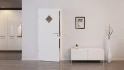 HÖRMANN Innentür Gebürstetes Weiß Duradecor ProLine Mit Lichtausschnitt LA 6 Raute -Türen Verkauf 2.2 innentueren baseline la 6 gebuerstetes weiss 214784 stilwelt front