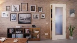 HÖRMANN Innentür Georgia 1 Gebürstete Pinie Duradecor ClassicLine Mit Lichtausschnitt LA -Türen Verkauf 2.2 innentueren georgia 01 la gebuerstete pinie 189867 stilwelt front