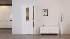 HÖRMANN Innentür Georgia 5 Verkehrsweiß RAL 9016 Duradecor ClassicLine Mit Lichtausschnitt LA -Türen Verkauf 2.2 innentueren georgia 05 la ral9016 189994 stilwelt front