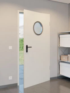 HÖRMANN Komplettset Mehrzwecktür MZ-1 Mit Rundem Lichtausschnitt Inkl. Eckzarge -Türen Verkauf 2.2 funktionstueren mz la rund ral9002 150844 stilwelt closeup