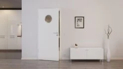 HÖRMANN Innentür Verkehrsweiß RAL 9016 Duradecor ProLine Mit Lichtausschnitt LA Bullauge 11 HÖRMANN Innentür Verkehrsweiß RAL 9016 Duradecor ProLine Mit Lichtausschnitt LA Bullauge -Türen Verkauf 2.2 innentueren baseline duradecor glatt la bullauge ral9016 160042 stilwelt front