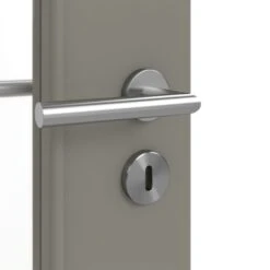 HÖRMANN Doppelflügeltür Groove 31 Staubgrau RAL 7037 Lack DesignLine Mit Lichtausschnitt LA 24 Schlossseitig Mit Zarge -Türen Verkauf 3.1 fluegeltueren groove 31 la 24 s ral7037 226051 detail oberflaeche